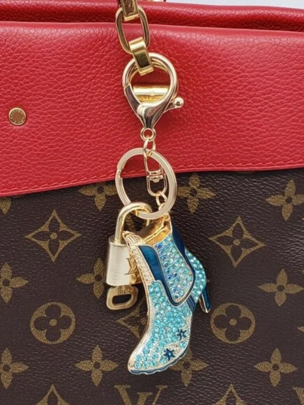 Louis Vuitton Authentic Gold Lock 🔒 Unbranded Shoe Keychain Charm for Bags